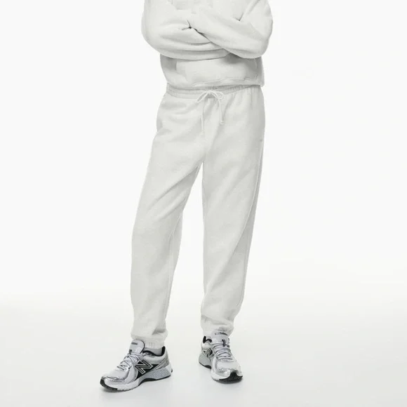 White boyfriend sweatpants 2025